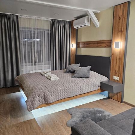 Апартаменти На Лесі Українки Центр 5Хв Старе Місто Парк Kamianets-Podilskyi Exterior photo